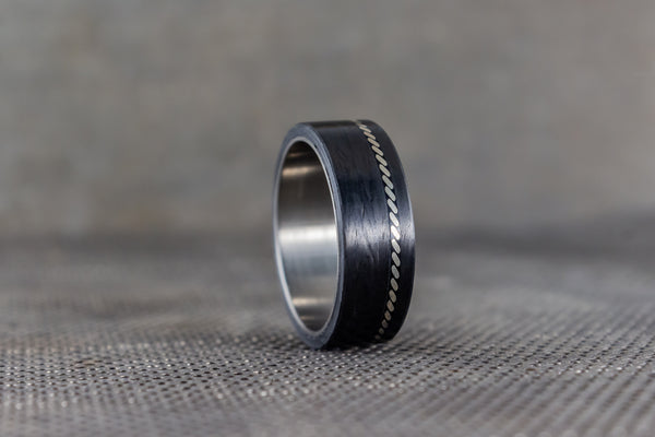 Anillo de Titanio y Fibra de Carbono con trenza de Plata (01601_8N)
