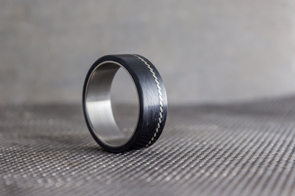 Anillo de Titanio y Fibra de Carbono con trenza de Plata (01601_8N)