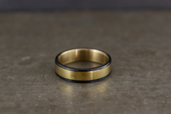 Anillo de Oro 18K y Fibra de Carbono (04703_4N)