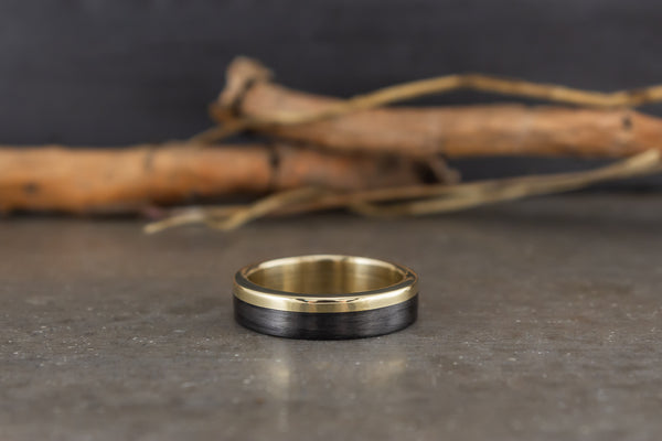 Anillo de Oro amarillo 18K y Fibra de Carbono (00513_4N)