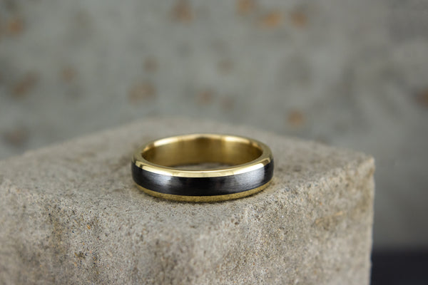 Anillo de Oro 18K y Fibra de Carbono (04710_4N)