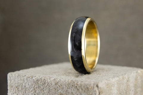 Anillo de Oro amarillo 18k y Fibra de Carbono (04709_7N)