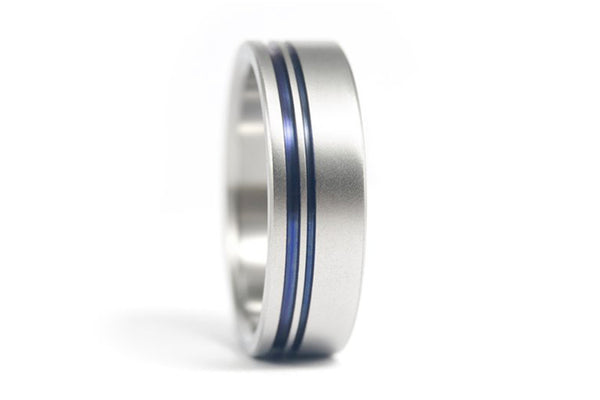 Anillo Titanio mate con líneas azules HORIZONTE (00014_7N)