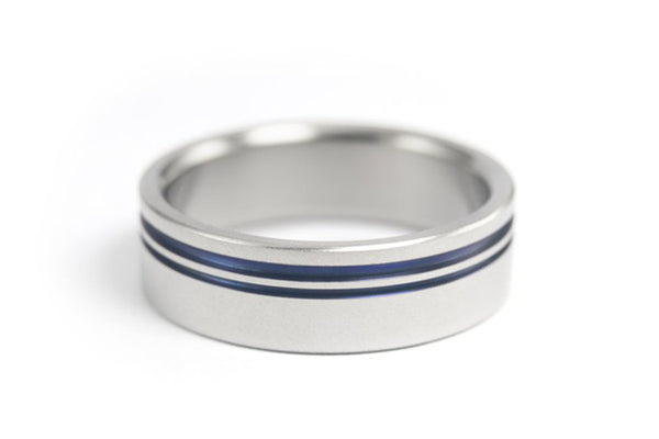 Anillo Titanio mate con líneas azules HORIZONTE (00014_7N)