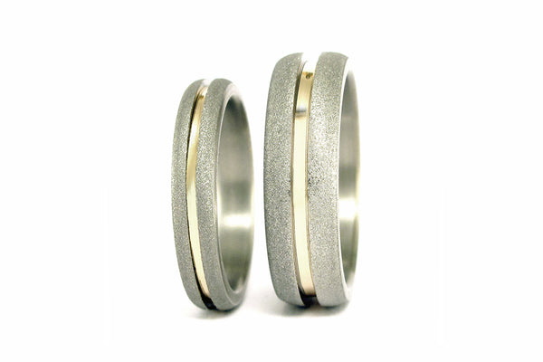 Set alianzas Titanio arenadas y Oro amarillo 18k (01558_4N7N)