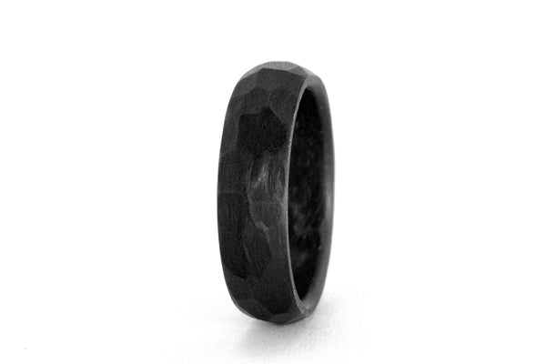 Anillo de Fibra de Carbono martillado (00111_5N)