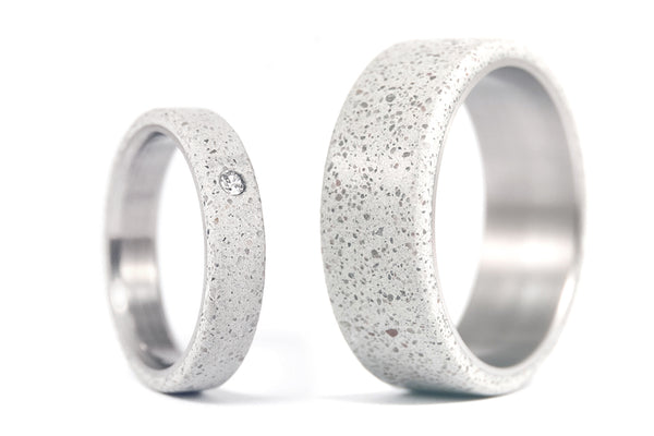 Conjunto de alianzas de Titanio y Concreto gris con Swarovski (00705_4S1_7N)