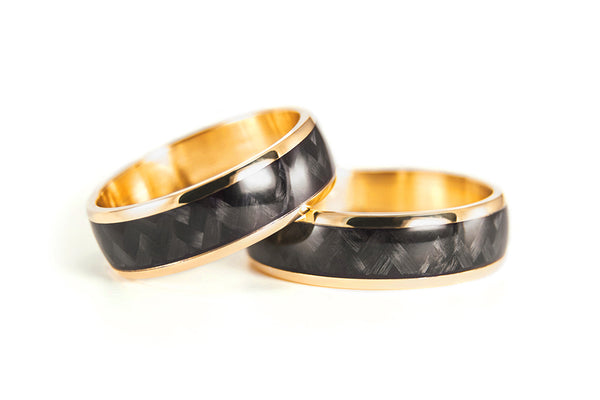 Set de alianzas Oro 18K y Fibra de Carbono  (04709_7N7N)