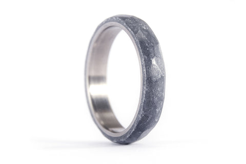 Anillo de Titanio y Resina martillada (01303_4N)