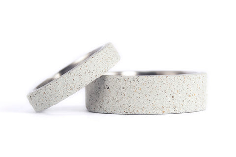 Conjunto de alianzas de Titanio y Concreto gris (00705_4N7N)