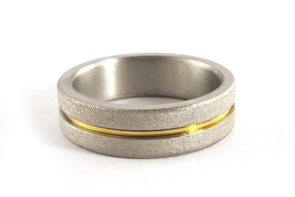 Anillo de Titanio arenado y Oro amarillo 18k (00558_7N)
