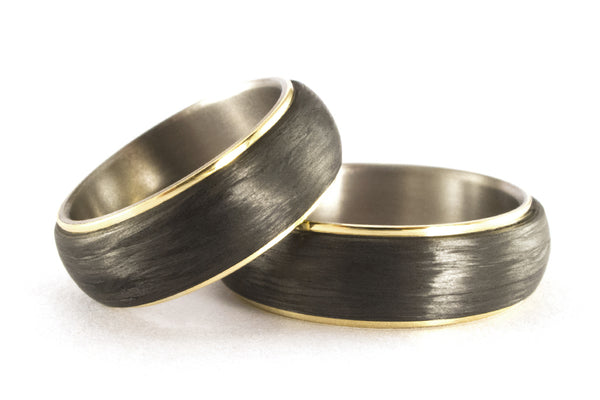 Set de alianzas de Titanio, Oro amarillo 18k y Fibra de Carbono (00422_7N7N)