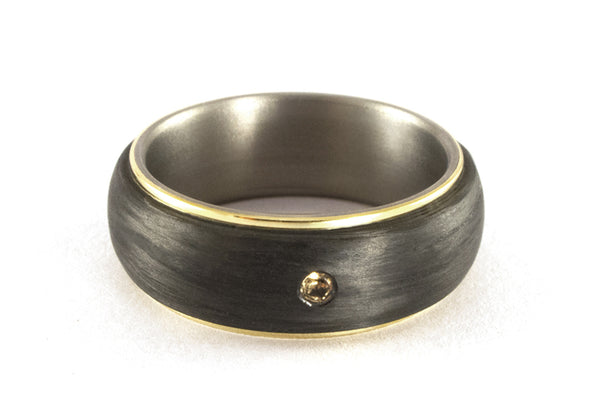 Anillo de Titanio, Oro amarillo 18k y Fibra de Carbono (00422_7S3)