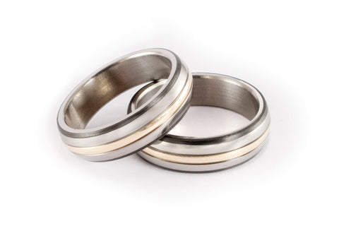 Conjunto de alianzas de Titanio y oro 18k (04777_7N7N)