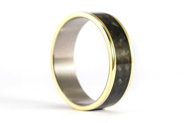 Anillo de Titanio, Oro amarillo 18k y Fibra de Carbono (04708_6N)