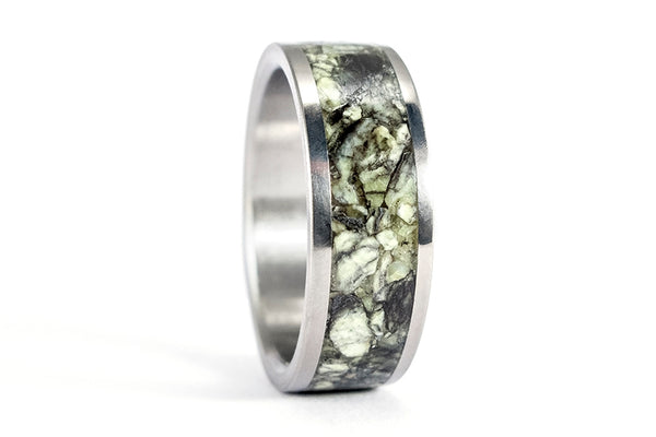 Anillo de Titanio y Piedras semi preciosas Serpentina Bandeada (03229_7N)