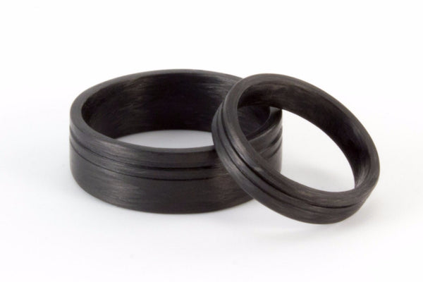 Set of two carbon fiber flat wedding bands. Modern and unique black rings. (00124) - Rosler Rings