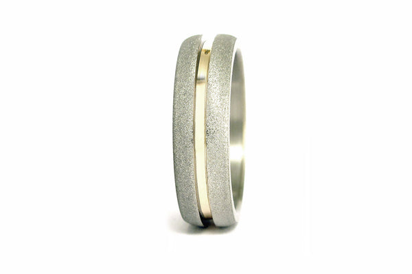 Anillo de Titanio arenado y Oro amarillo 18k (01558_7N)